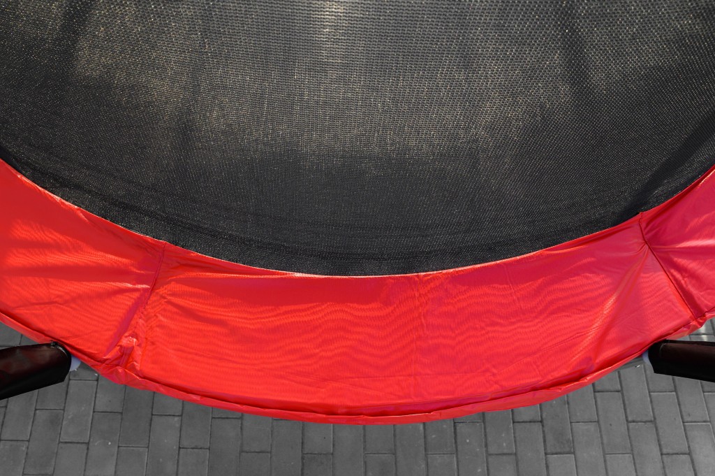 Trampolína G21 SpaceJump, 366 cm, červená, s ochrannou sítí + schůdky zdarma